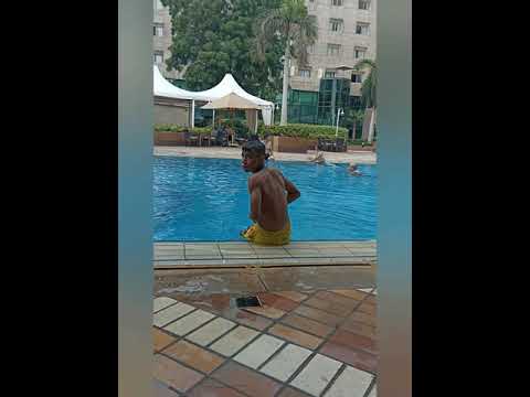 يومنا في بسين فندق سونستا