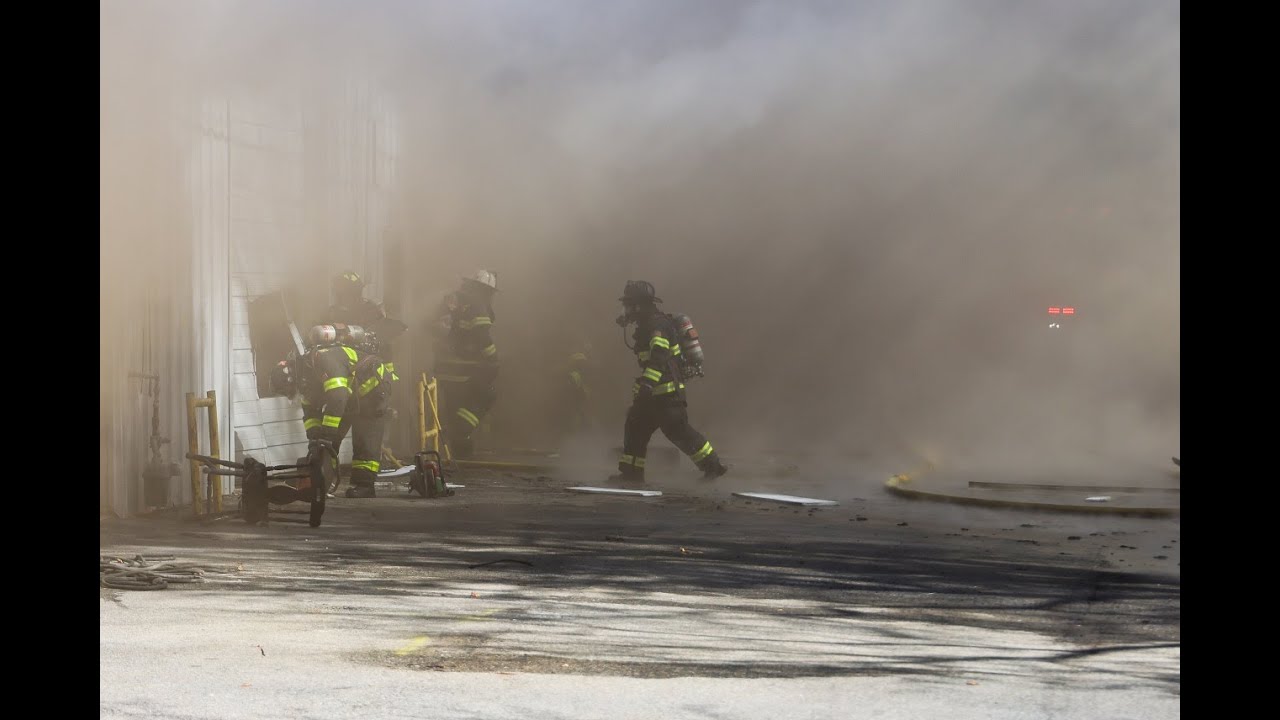 WATCH *** CREWS BATTLE TWO-ALARM STRUCTURE FIRE IN HYANNIS [RAW HN ...