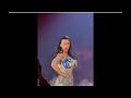 Katy Perry eye closing glitching on stage