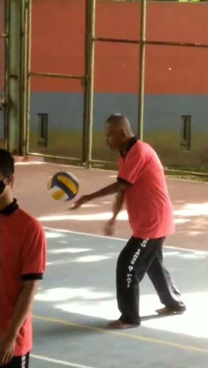 Pak Umar (Sinau Urip) jago main volley