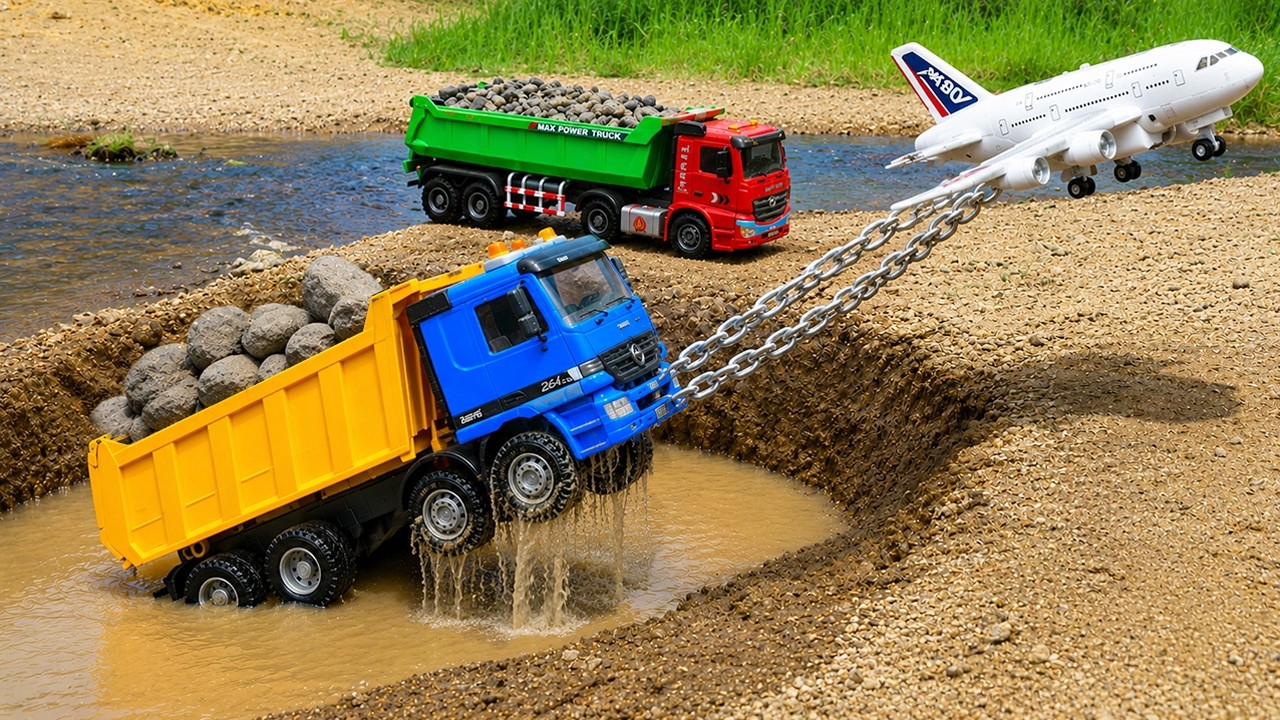 AshokLeyland Mahindra Dumper Accident Pulling River Pulling