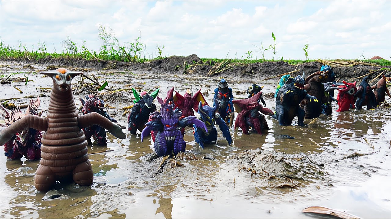 Menemukan Monster Ultra Kaiju | Galactron,Saramandora,Red King,Five King Grigio Bone,Gomora,Golza