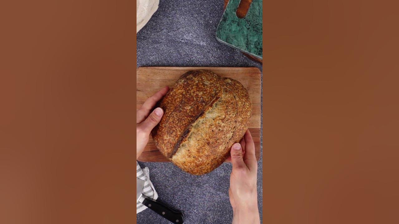 Love making crusty rustic loaves, but hate cutting them? Maybe it's time to  sharpen your bread knife! Our VG2 knife sharpeners can quickly…