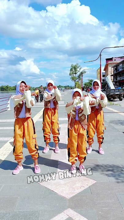 VIEW DISINI BAGUS BANGET #bocilsquad #dance #viral #trending #mommybintang #shorts #fyp