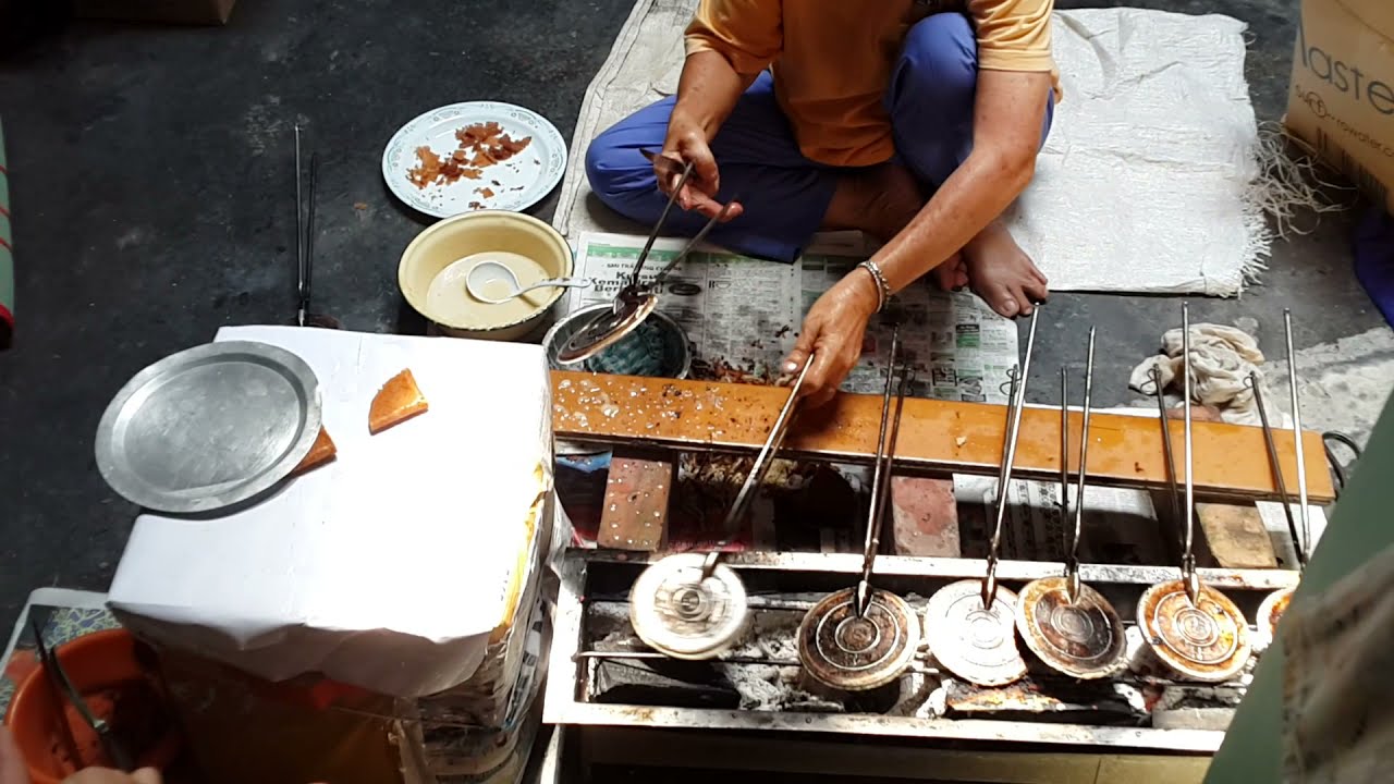 Kuih kapit traditional Melaka - YouTube