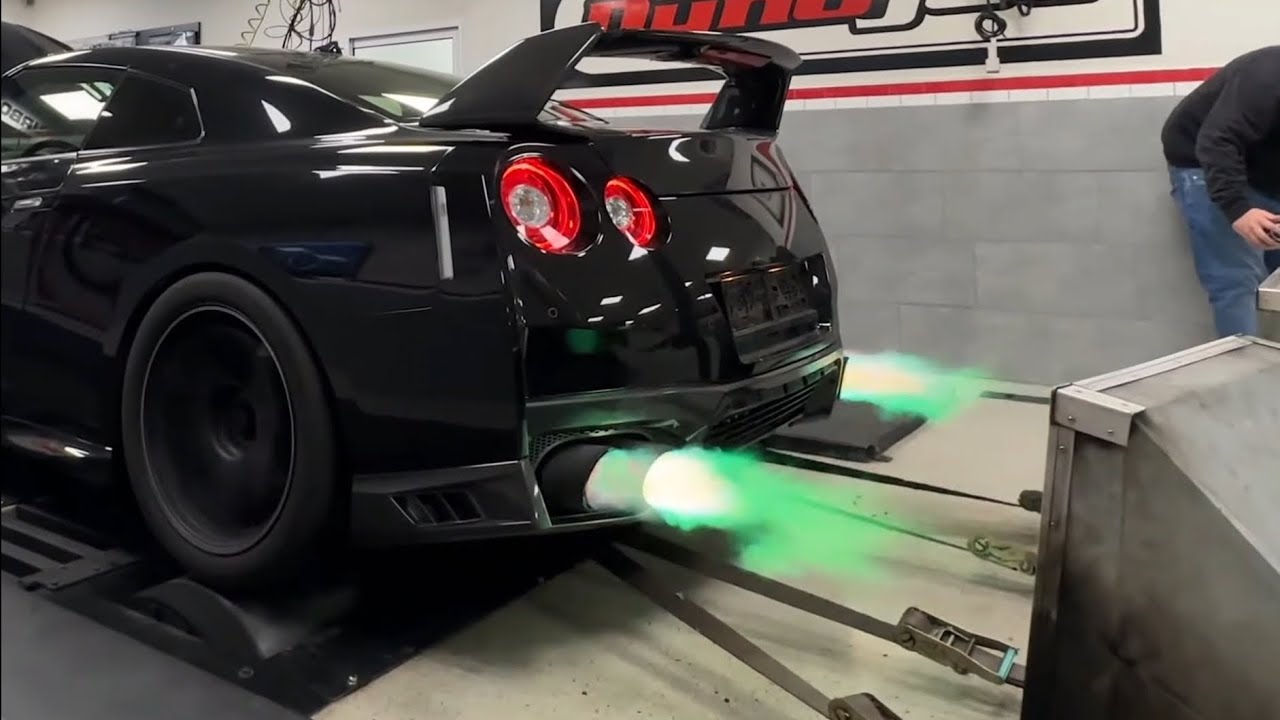 The most aggressive pops  bangs and flames from a Nissan GTR R35