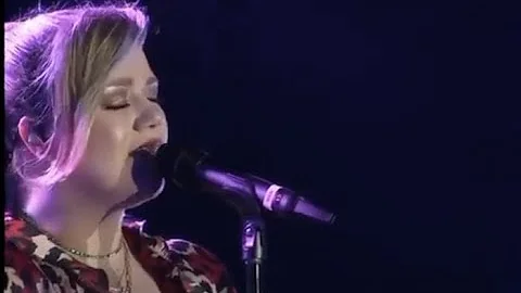 Kelly Clarkson - Disney World Swan & Dolphin Resor...