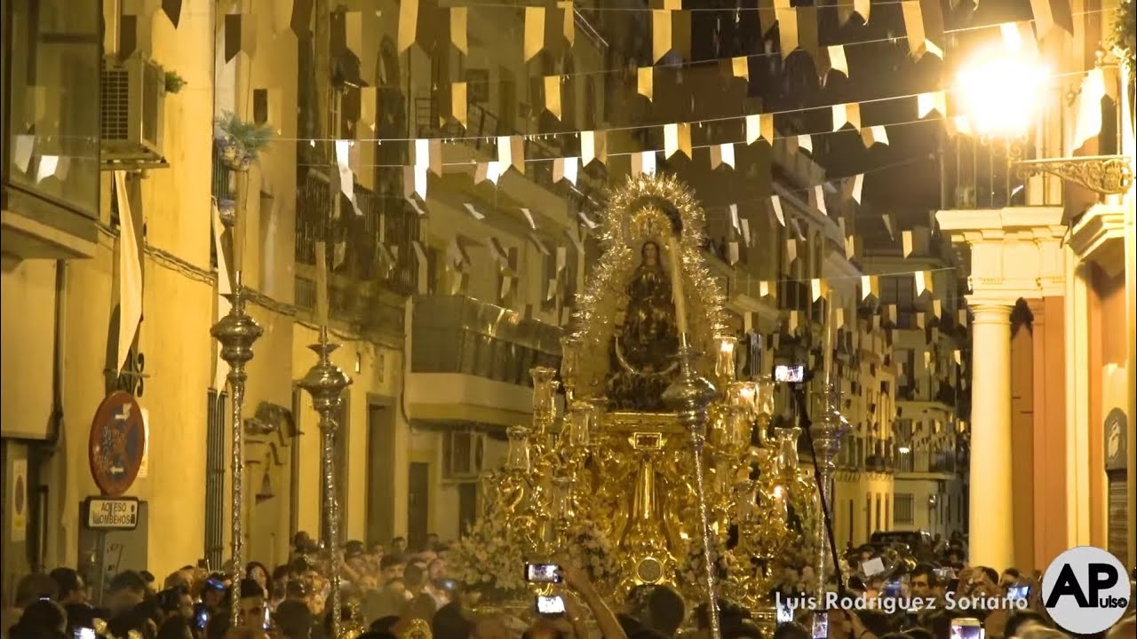4K | Petalá a la Virgen del Carmen de Calatrava en la calle Santa Ana | #GloriasSevilla19