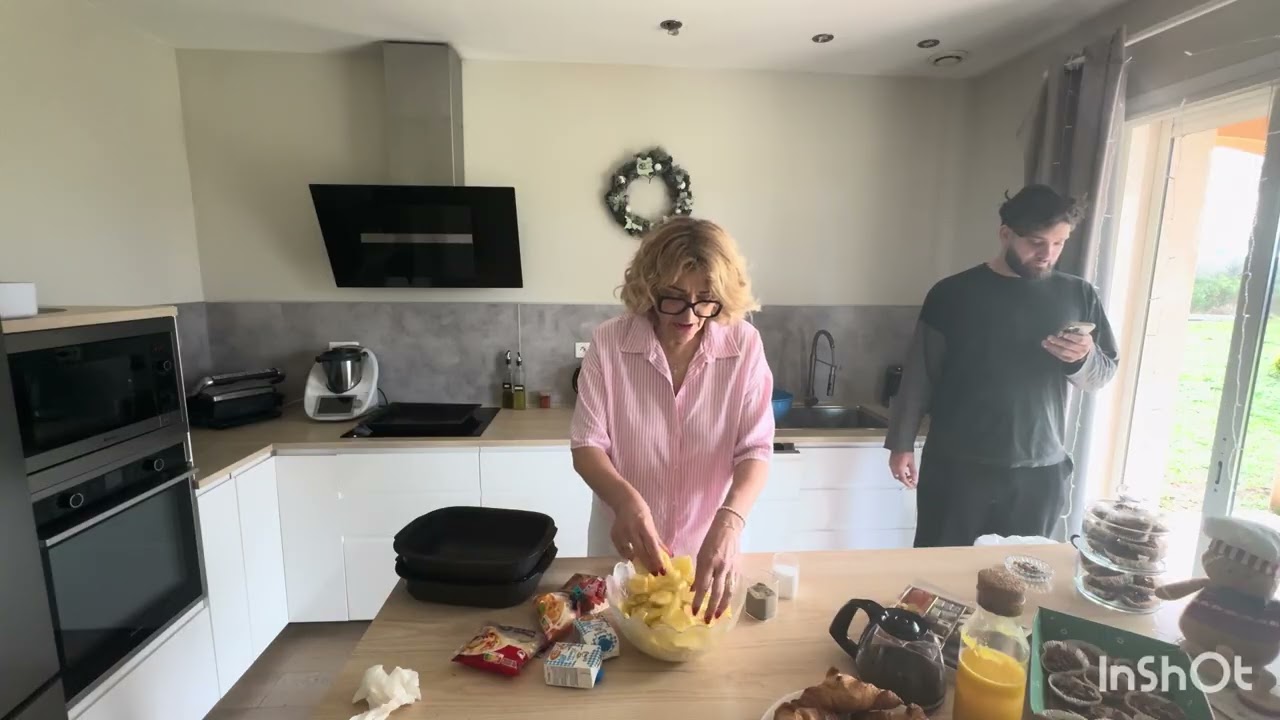 Մայրիկս հպարտ է իր արմատներով։ Առաջին ձյունը /Դավիթի և Կառլայի հետ  ճաշ ենք պատրաստում։❤️