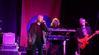 Three Dog Night- The Family of Man (Opening), Live Concert chords