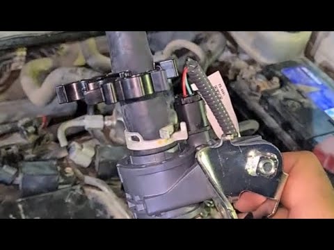 طريقة اصلاح لمبة المحرك في كامري بنزين ٢٠١٨