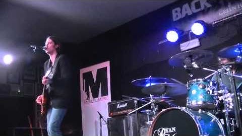 Ryan McGarvey - Never Seem To Learn live @ Backstage at The Green, Kinross. 19/11/13