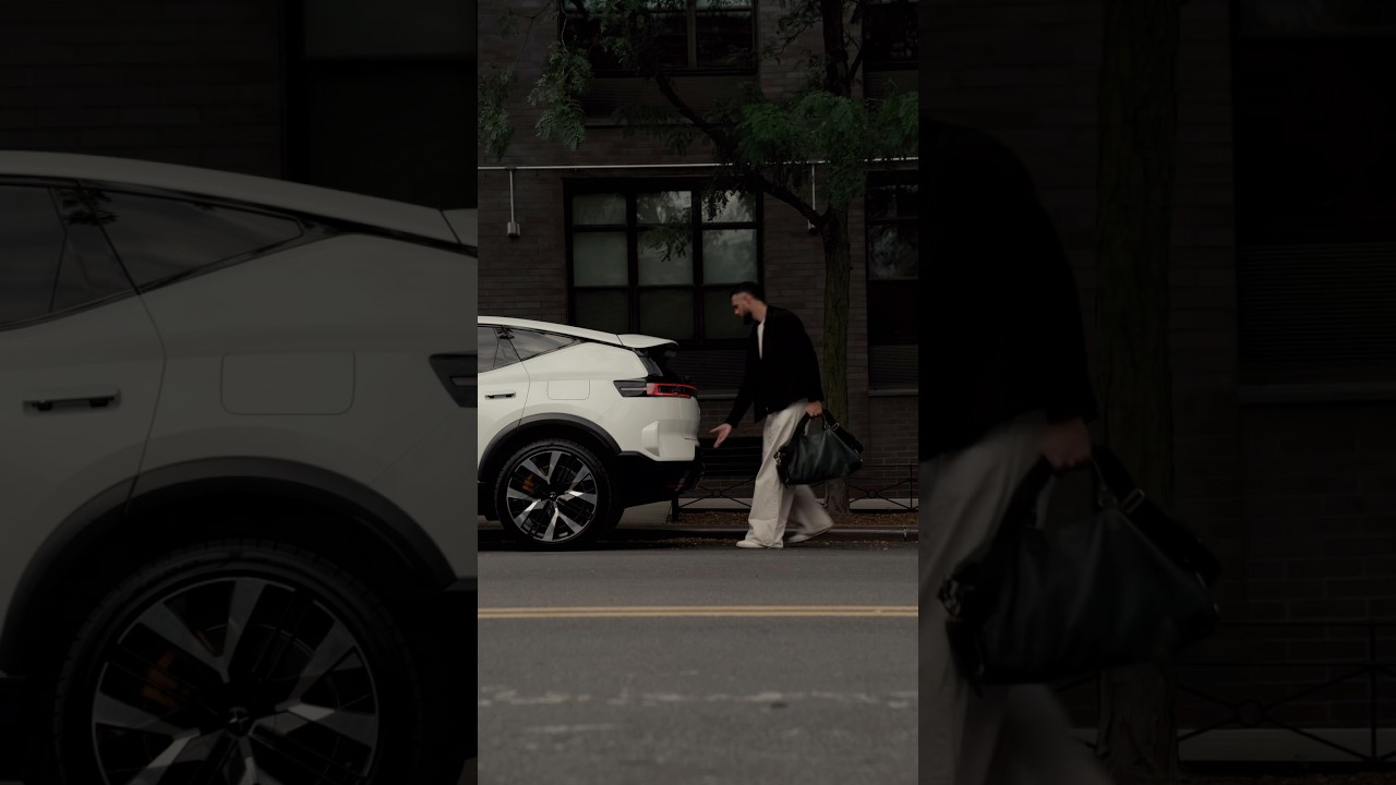 In the city with the Polestar 3 SUV. 