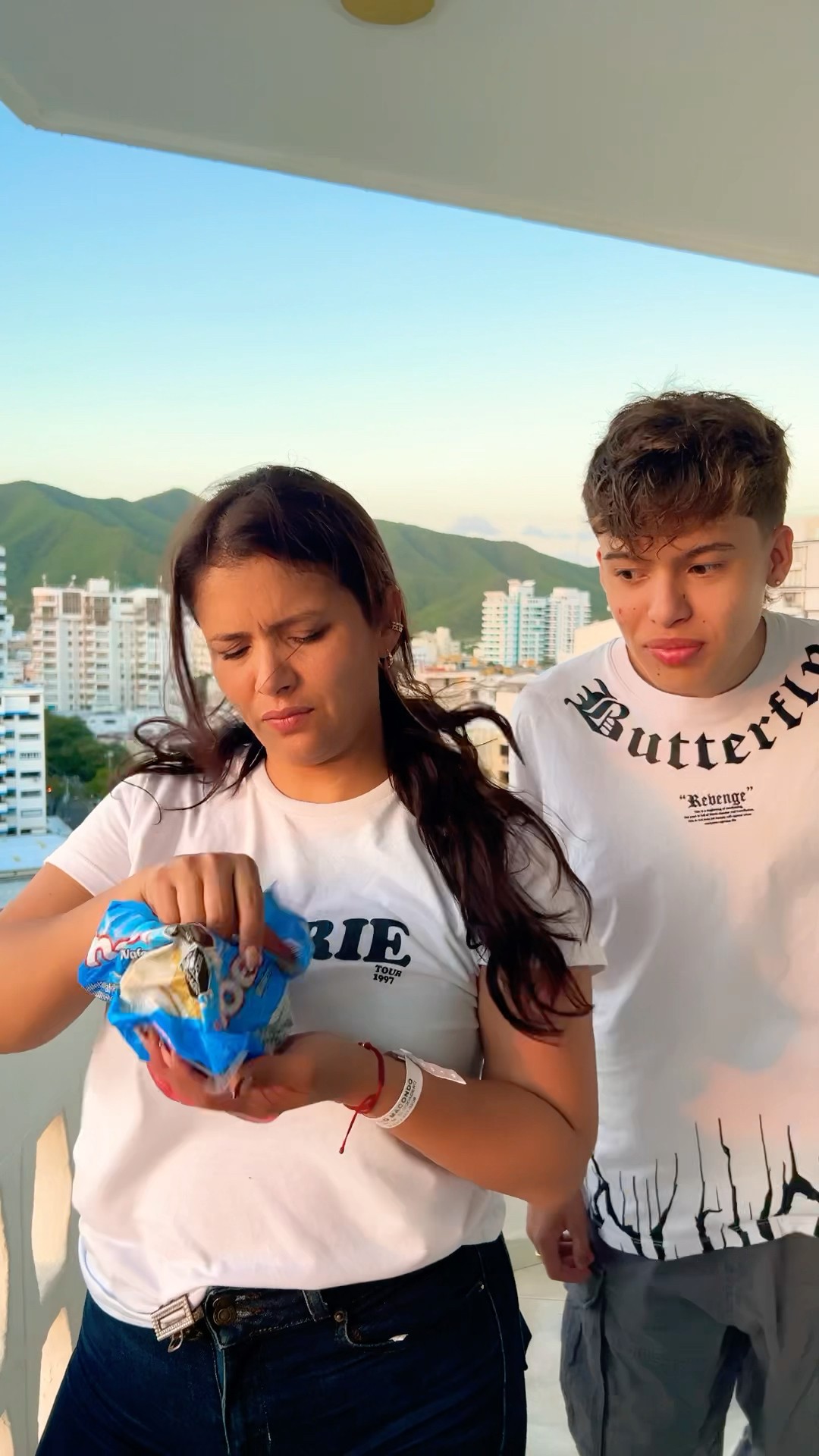 Mami COMPARTA #humor #cosasdefamilia #funny #comedia #shortviral