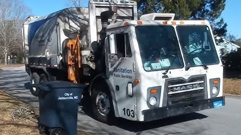 2011 Mack LEU Labrie Automizer (The One Armed Bandit)