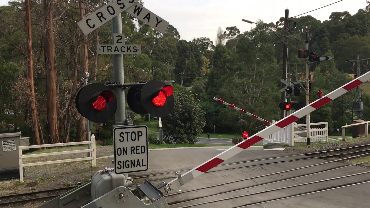 Old Monbulk Rd, Belgrave, Vic crossing YouTube