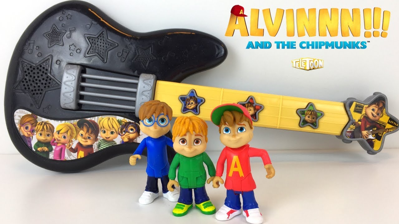 ALVIN PRIMESTE IN DAR O CHITARA IN LOCUL CELEI VECHI - EL INCEPE SA CANTE CU SIMON SI THEODORE - YouTube