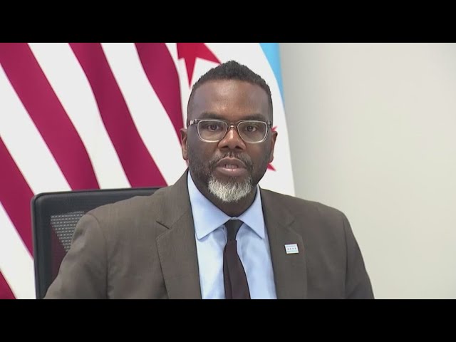 Chicago Mayor Brandon Johnson speaks to the media day after DOJ probe - YouTube