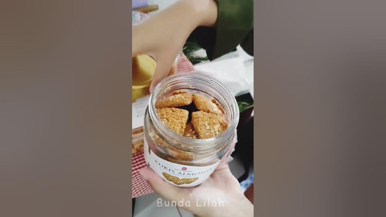 aneka kue kering dari Holland bakery #kuekering #kuekeringlebaran #kuelebaran aneka kue kering dari Holland bakery #kuekering #kuekeringlebaran #kuelebaran