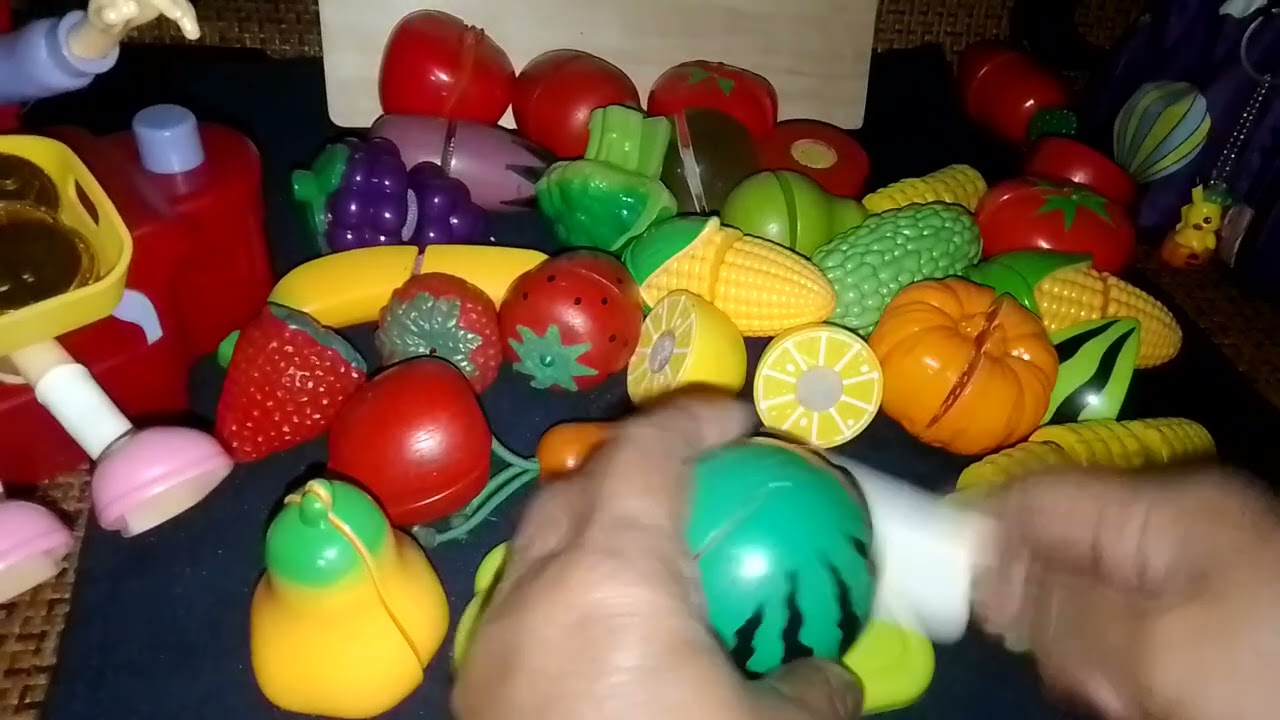 Cutting fruit and vegetable toy 