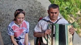 Nuzida_Dadasi bilan duet kuyladi yoqqan bo‘lsa bitta layk sizdan shu qizimiz uchun...