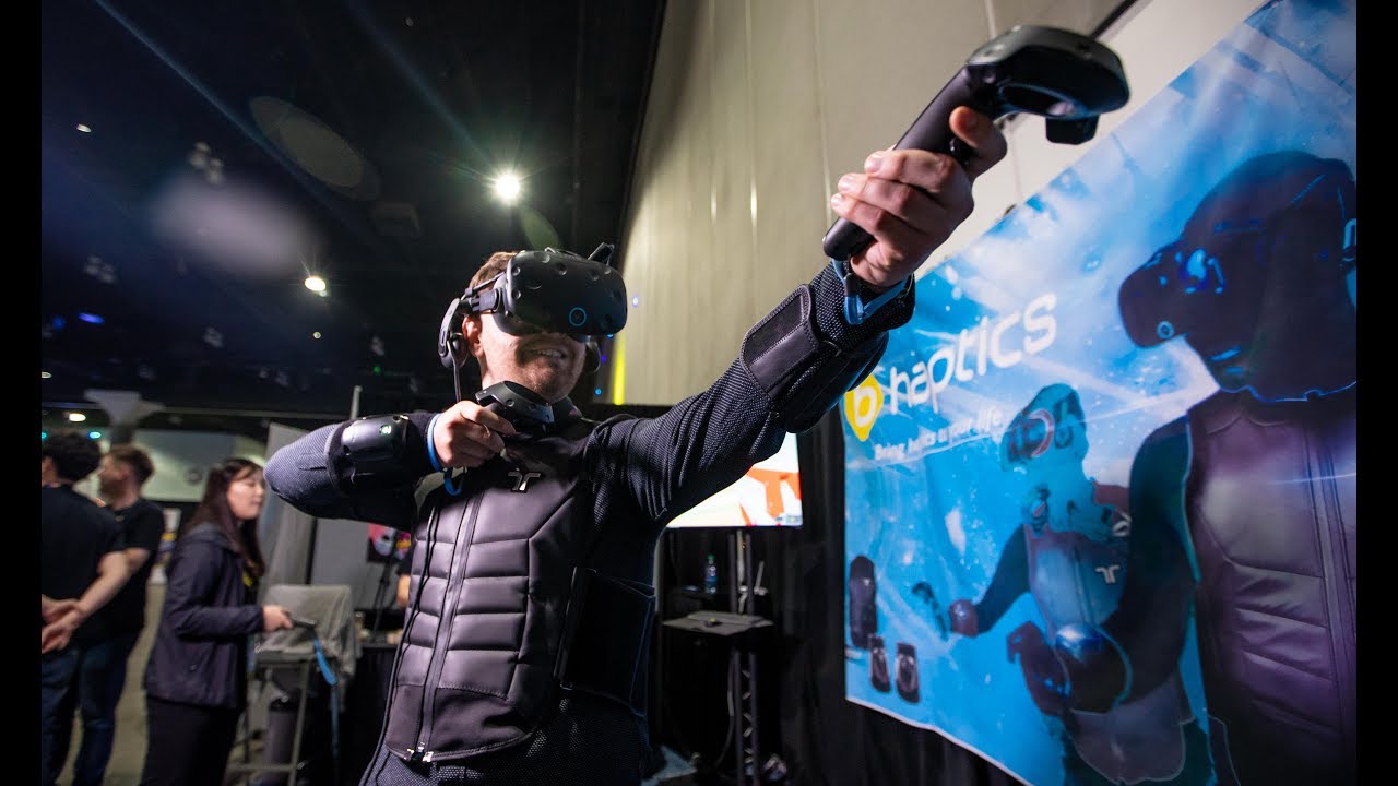 haptic feedback headphones HTC VIVE @ VRLA 2018 - Bhaptics