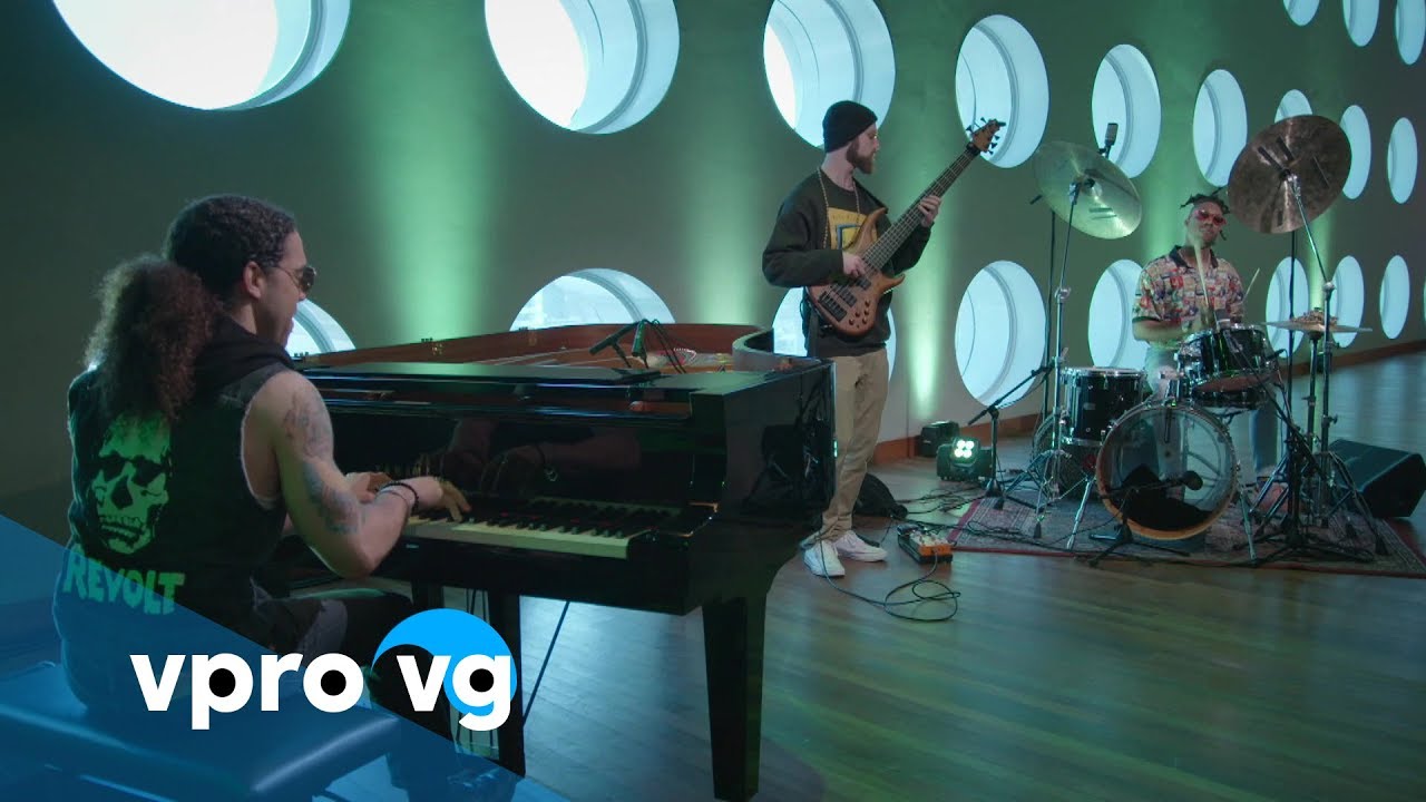 Cameron Graves Trio - Planetary Prince (live @TivoliVredenburg Utrecht)