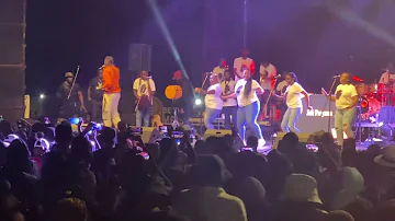 Jah Prayzah akasvikirwa nemudzimu performing Goto live on stage in Victoria Falls