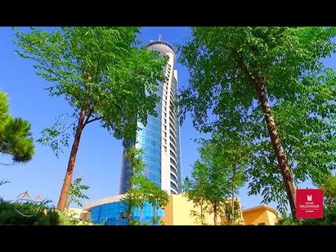 ڕێستۆرانتی باخچەی هۆتێل گراند میلینیۆم شاری جوان پێشوازیتان لێ دەکات 