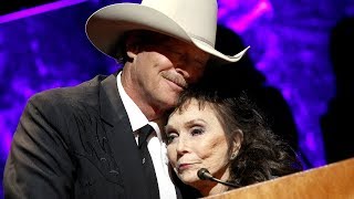 Loretta Lynn Tributes Alan Jackson During Surprise Hall of Fame Appearance chords