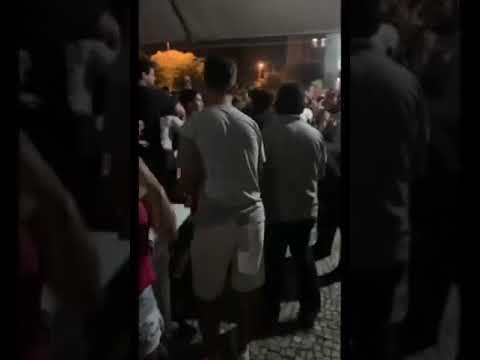 Mulher é arrastada e expulsa de bar após defender Bolsonaro