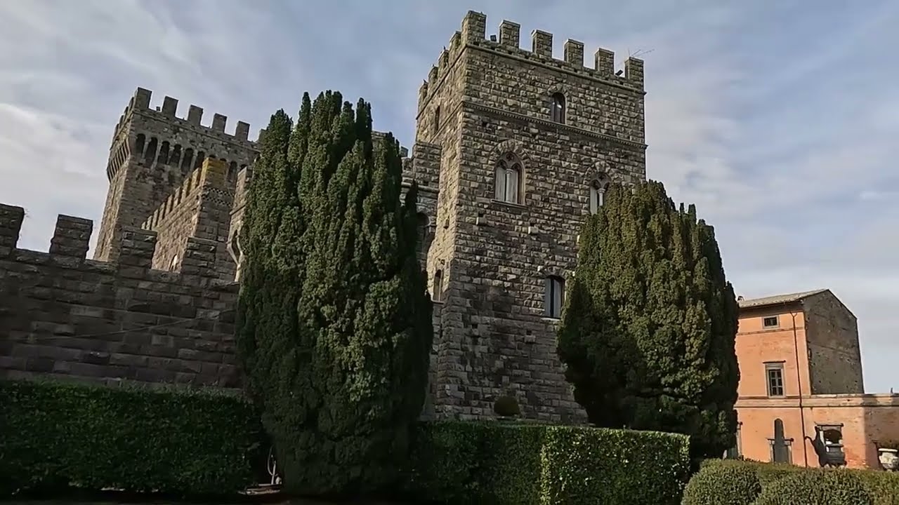 Castello di Torre Alfina –  Bajkowy zamek na styku 3 włoskich regionów | Włochy 🇮🇹