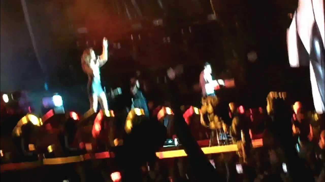 Eminem an Rhianna live at V Festival 2011 Love the way You Lie Eminem an Rhianna live at V Festival 2011 Love the way You Lie