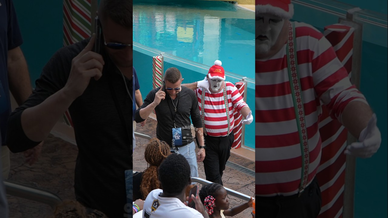 Tom o mímico imitando este homem falando ao celular  🗣📱😂🤣#tomthemime #seaworldmime #seaworldorlando