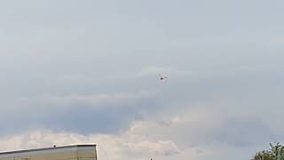 Roter Robinson R44 Helikopter flog über Meschede am 18.5.2026.🚁