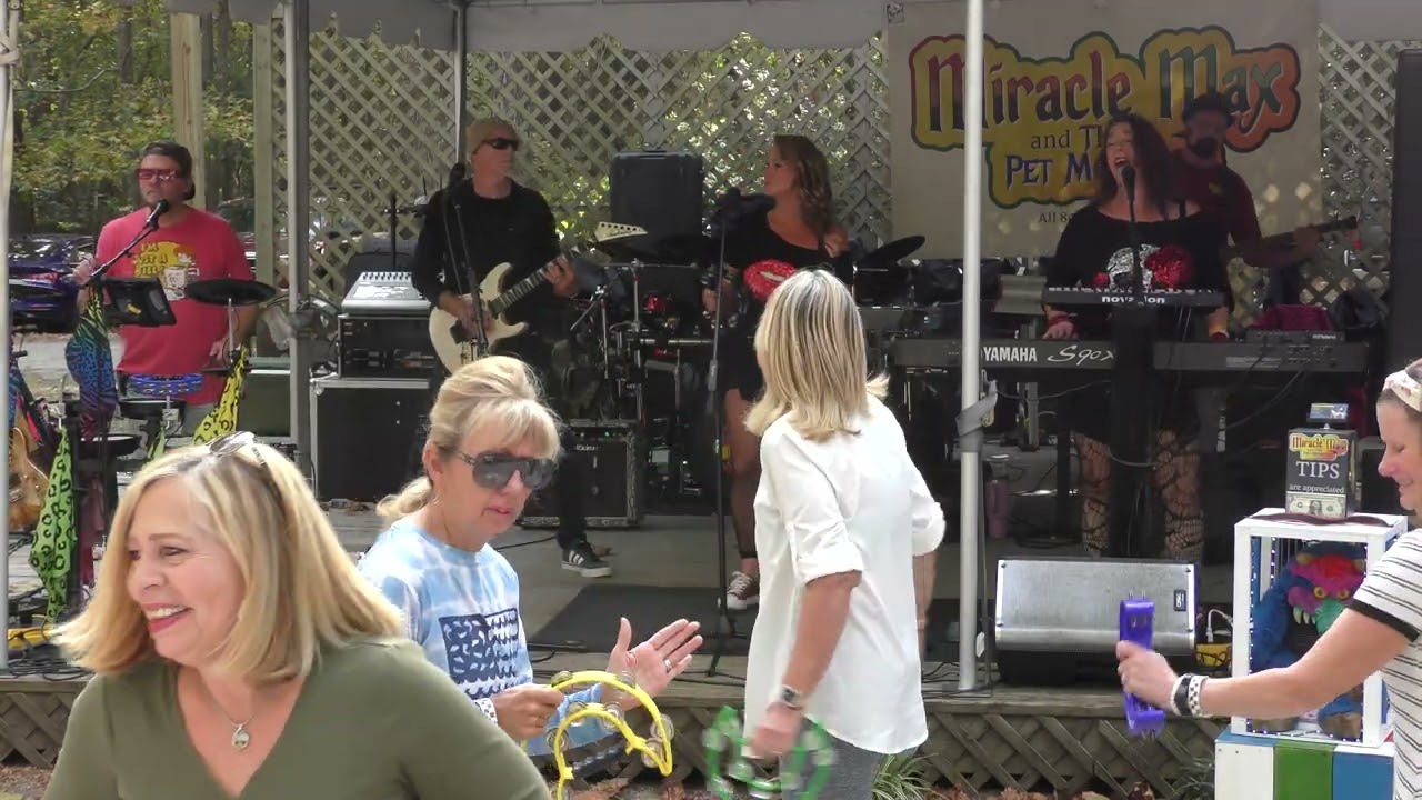 Miracle Max and the Pet Monsters - Eighties Party Band   S4640021