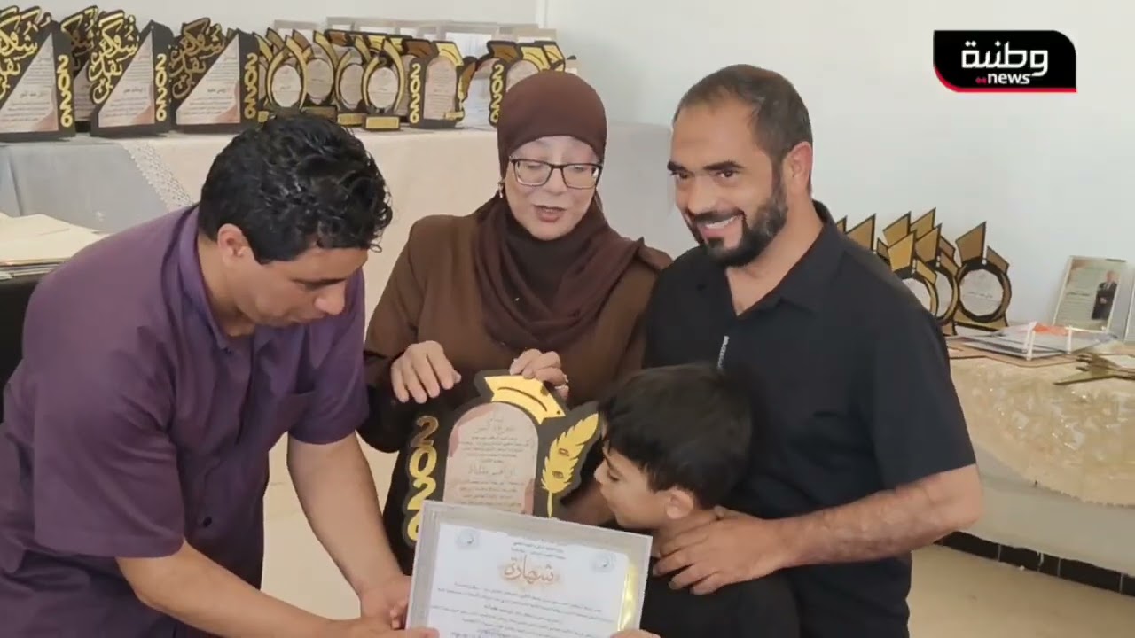 🔴 جامعة التكوين المتواصل بتبسة تحتفي بأول دفعة متخرجة في القانون الإداري وتكرم رواد العطاء الأكاديمي