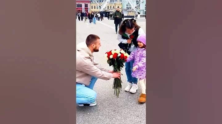 Giving flowers to strangers #flower #foryou #happy #surprise #tiktokusa #roses
