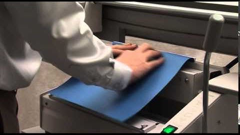 Produktion von Softcover Büchern mit transparenter Vorderseite mit der Fastbind Elite