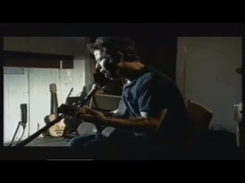 Putar Lord I've Been Changed - Tom Waits