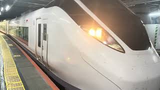 JR東日本E657系カツK11編成が特急ときわ号勝田行きとして品川駅を発車するシーン