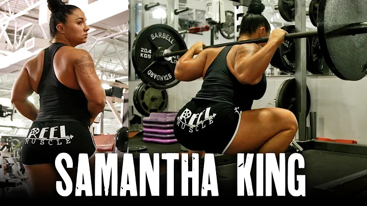 Samantha King is Back in Shorts!