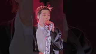 BTS went absolutely crazy on “Hooligan”. Watch the full performance forever on Netflix. 미쳤다는 말 밖엔…