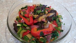 Простой и вкусный салат с баклажанами