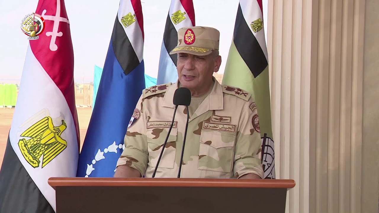 الفريق أول محمد زكى يشهد اجراءات التفتيش القتالي لاحد تشكيلات المشاه بالمنطقه المركزية