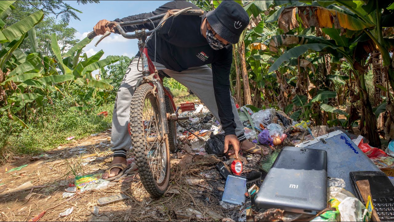 Нашел много сломанных телефонов в мусорном ведре || Восстановление старого заброшенного телефона