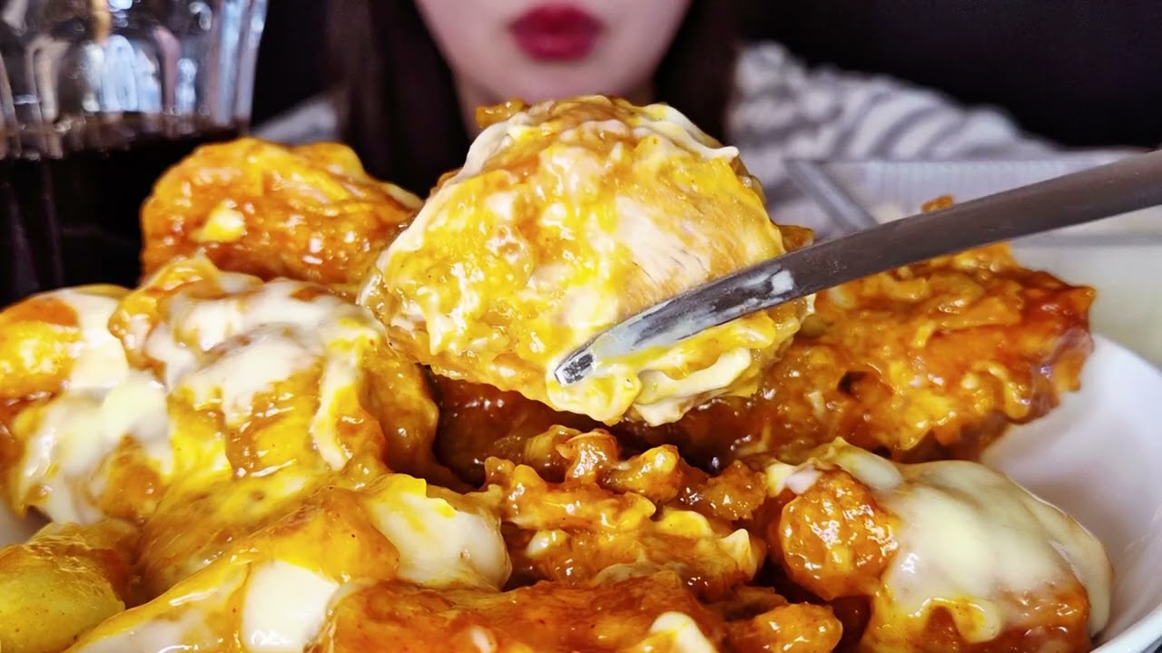 슈프림 양념 치킨!! K-Food Supreme Yangnyeom Chicken 🍗 Korean Chicken Mukbang ASMR