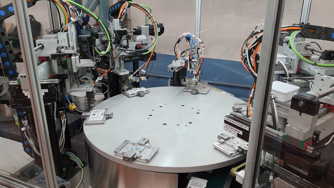 Otomatik beslemeli kartezyen vidalama makinesi