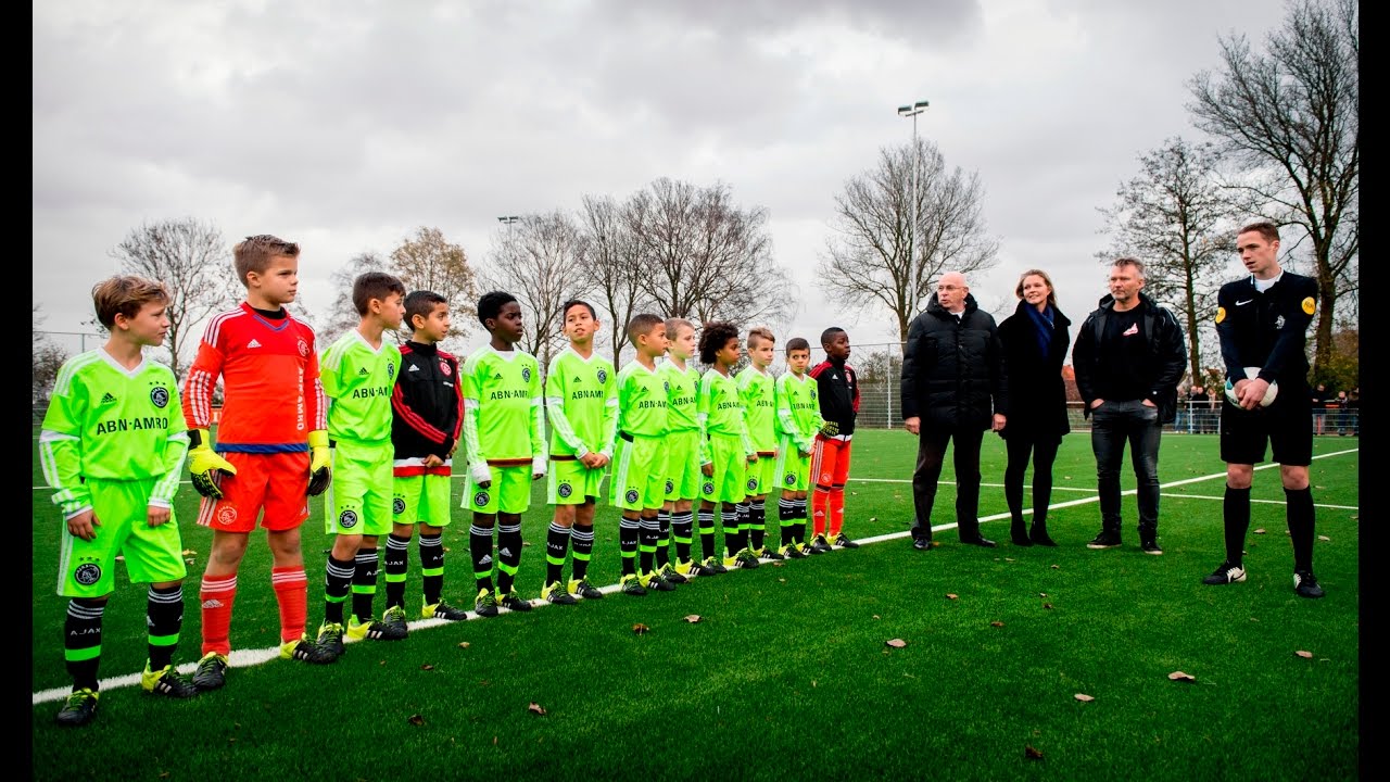 Verwoesting Integraal Moedig aan Voetbal voor kinderen wordt echt heel anders - YouTube