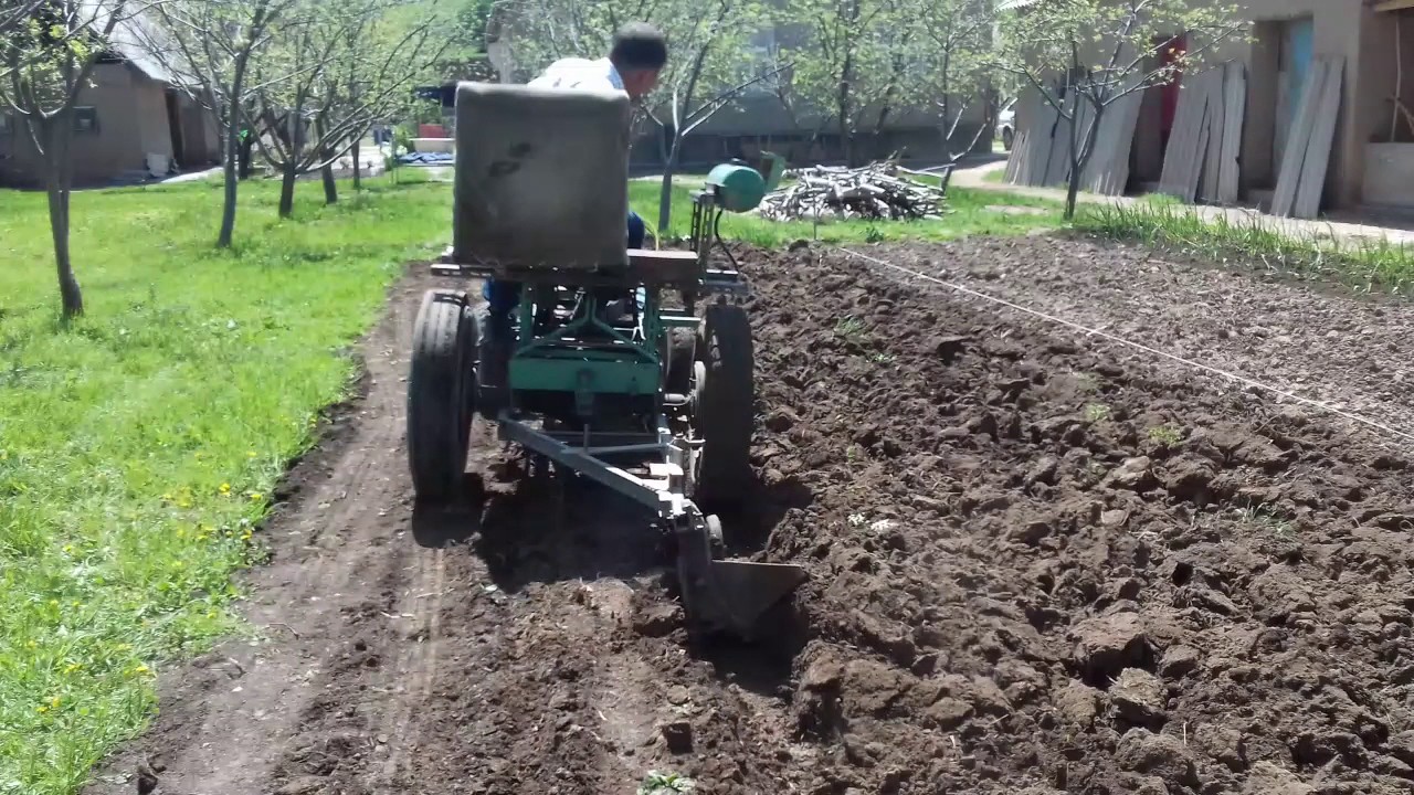 Трактор с двигателем зид